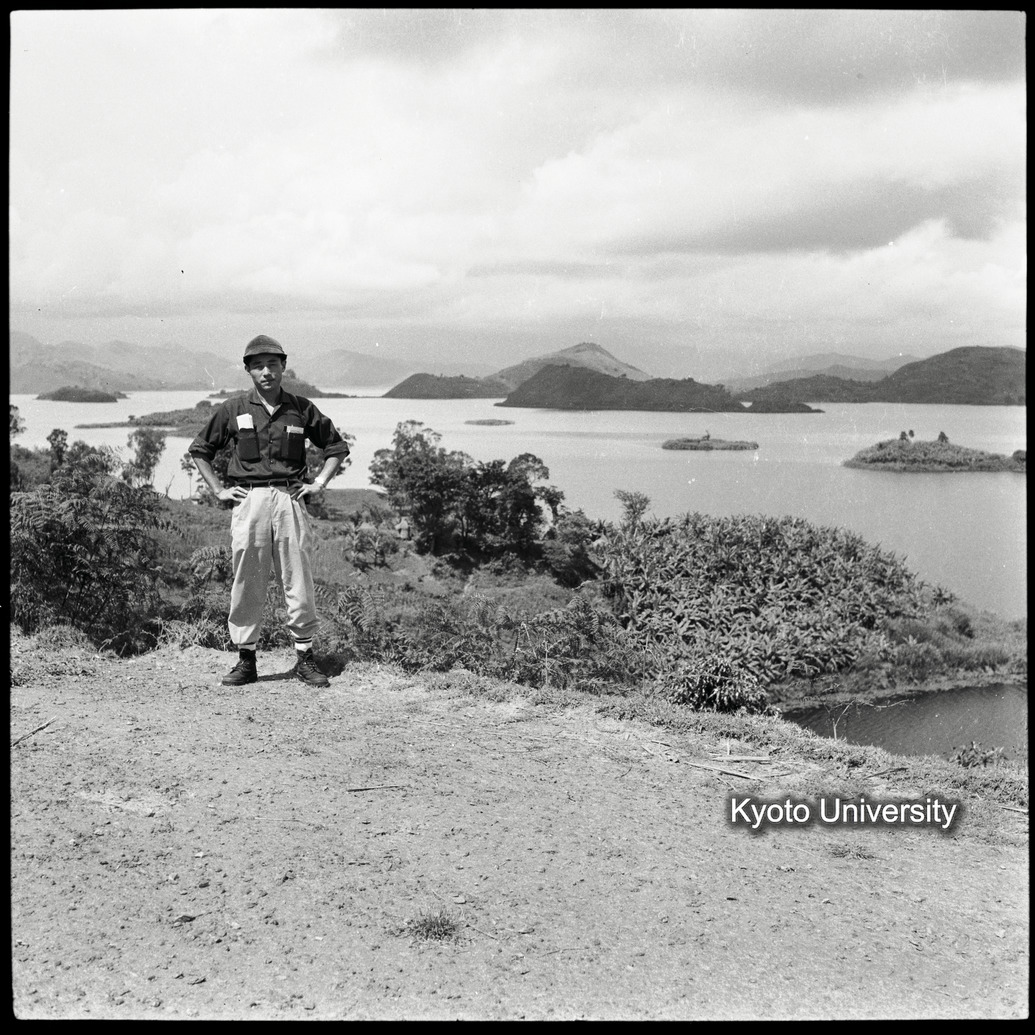 [4コマ目]「キブ湖畔に立つ（１）」 (1)