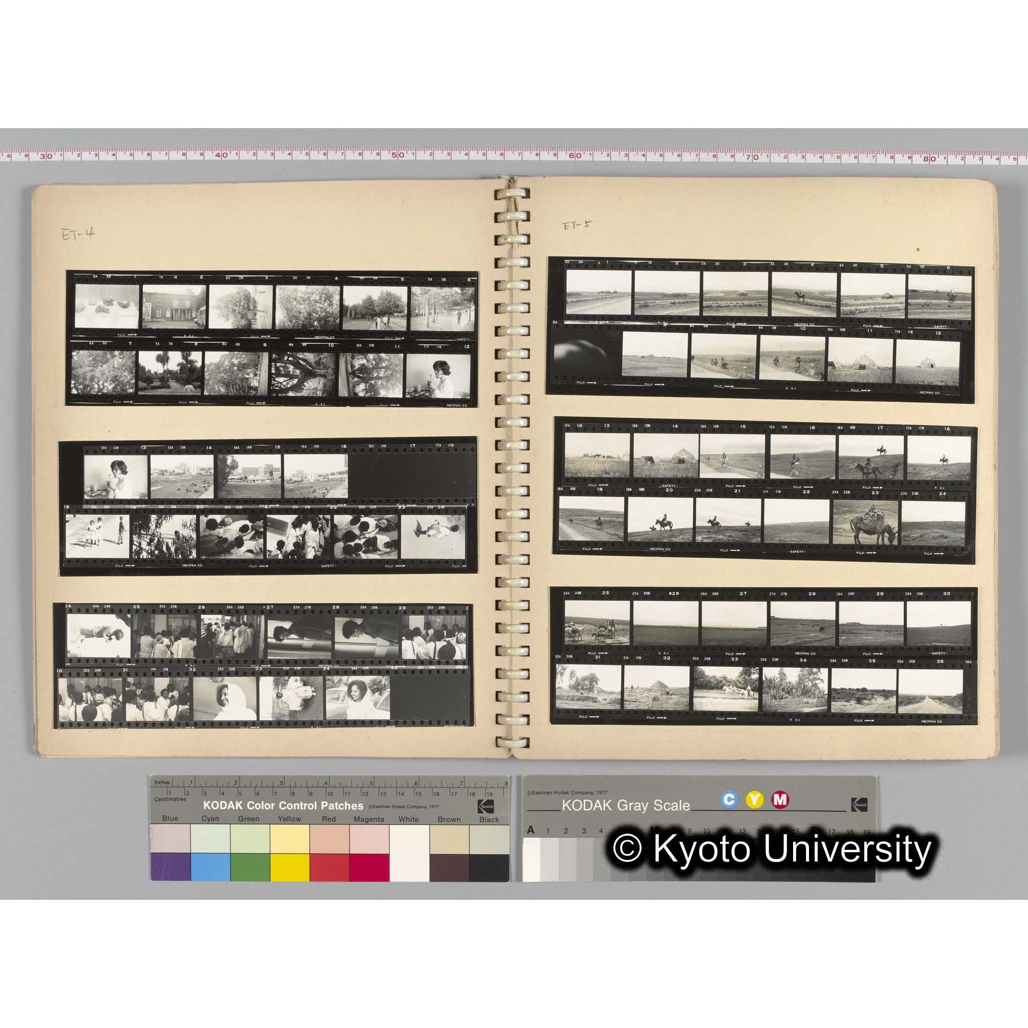 [見開き３][ET-4]博物館の庭、結婚式に集う人，[ET-5]シダモ族 (1)
