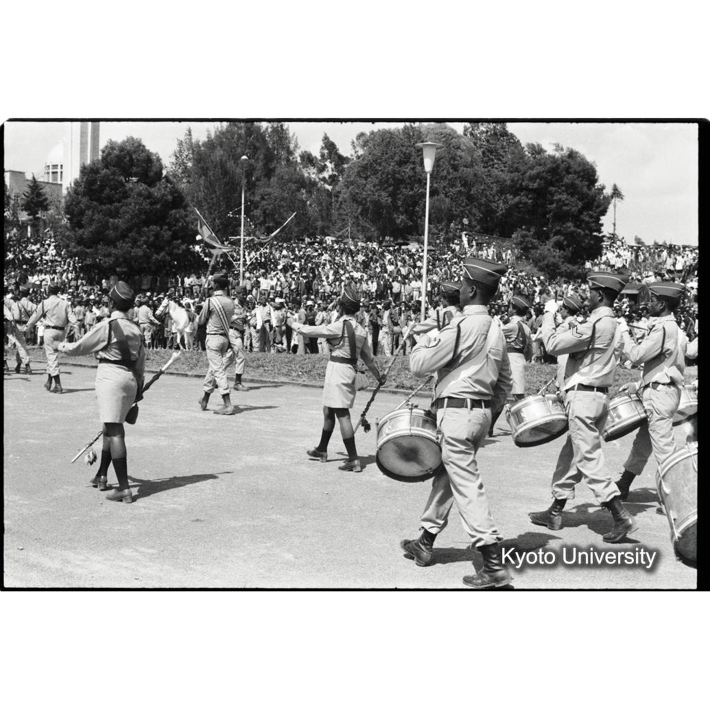 [９コマ目]「軍楽隊」 (1)