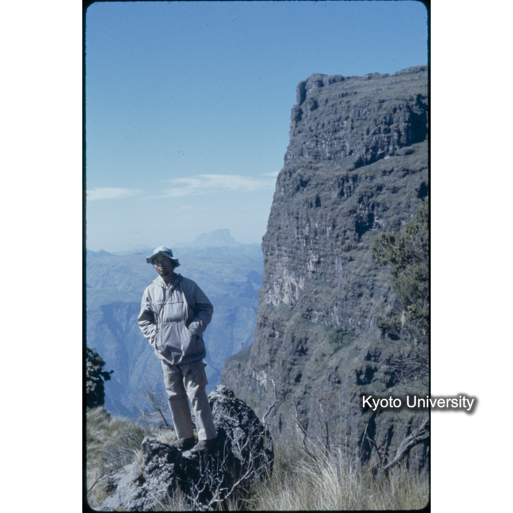 Sm　1973　1498 (1)