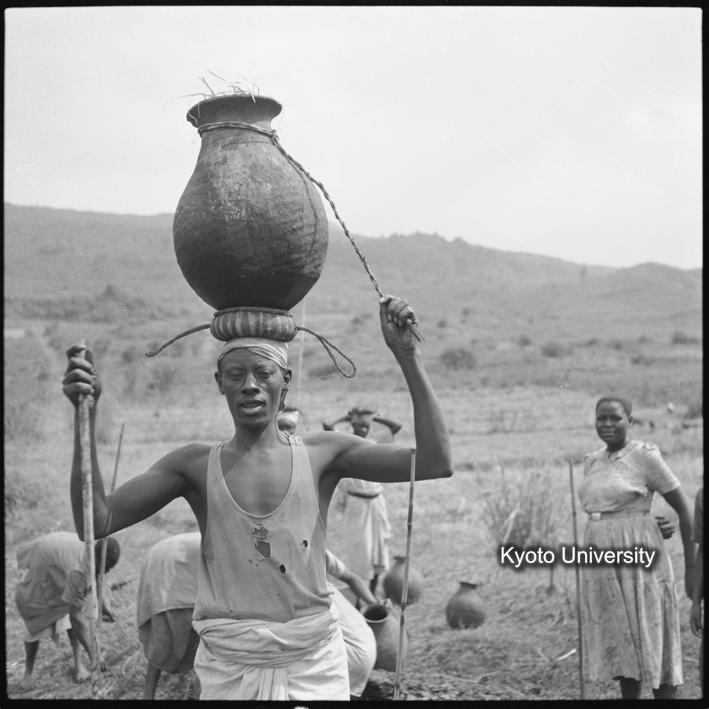 [10コマ目]「水がめを運ぶ」 (1)