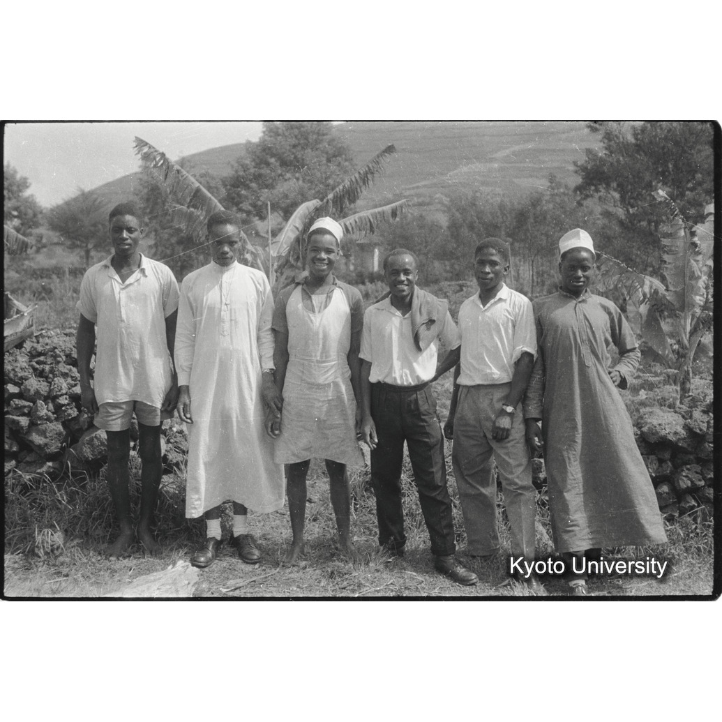 [３８コマ目]「レストハウスのメンバー」 (1)