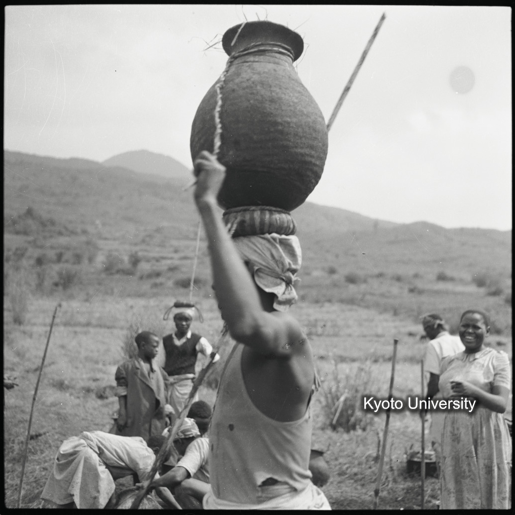 [11コマ目]「水がめを運ぶ」 (1)