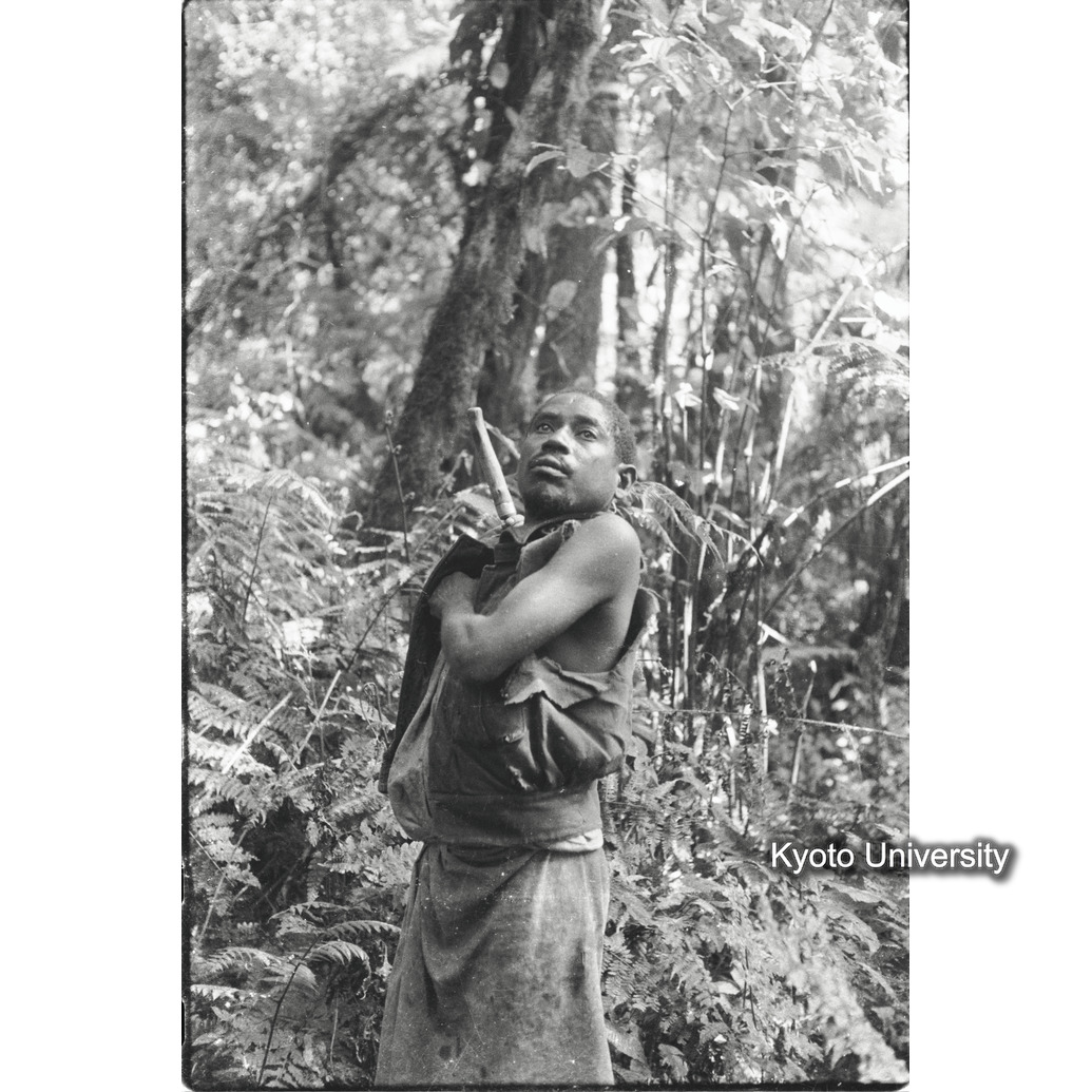 [10コマ目]「トゥワ族のガイド」 (1)