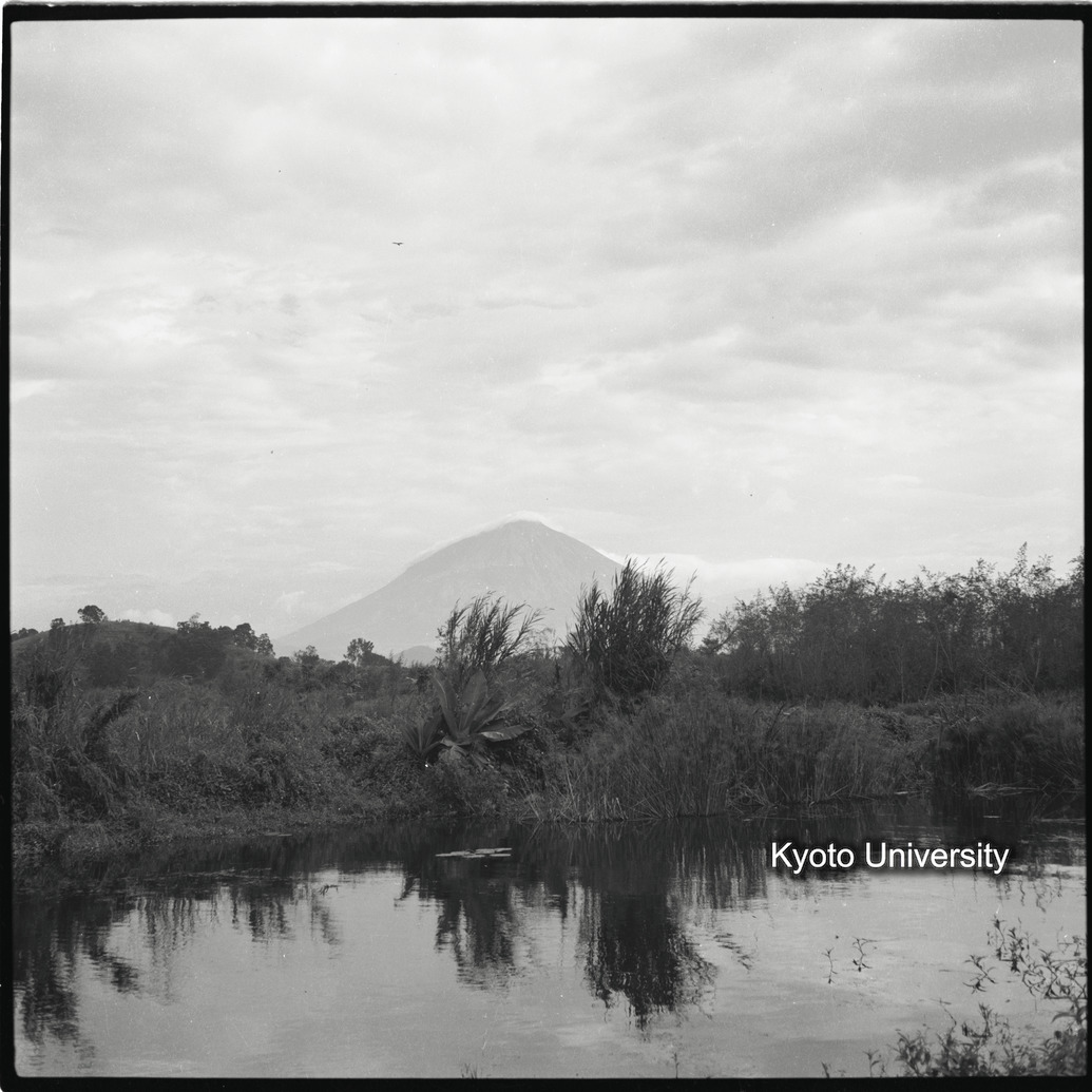 [2コマ目]「小湖からムハブラを望む」 (1)