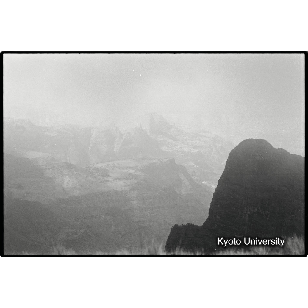 [１９コマ目]「エミエットゴゴの頂上を望む」 (1)