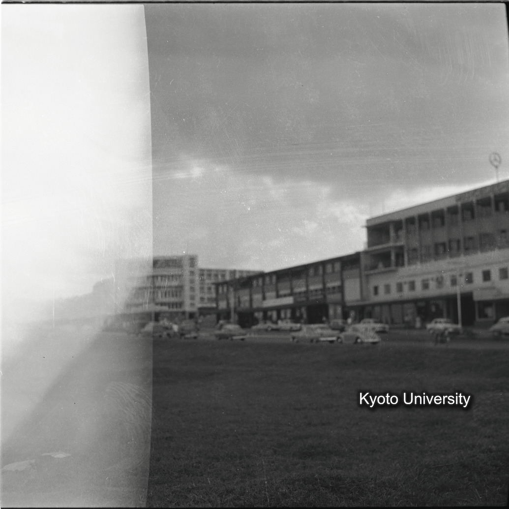 [８コマ目]「ブカブの街」 (1)