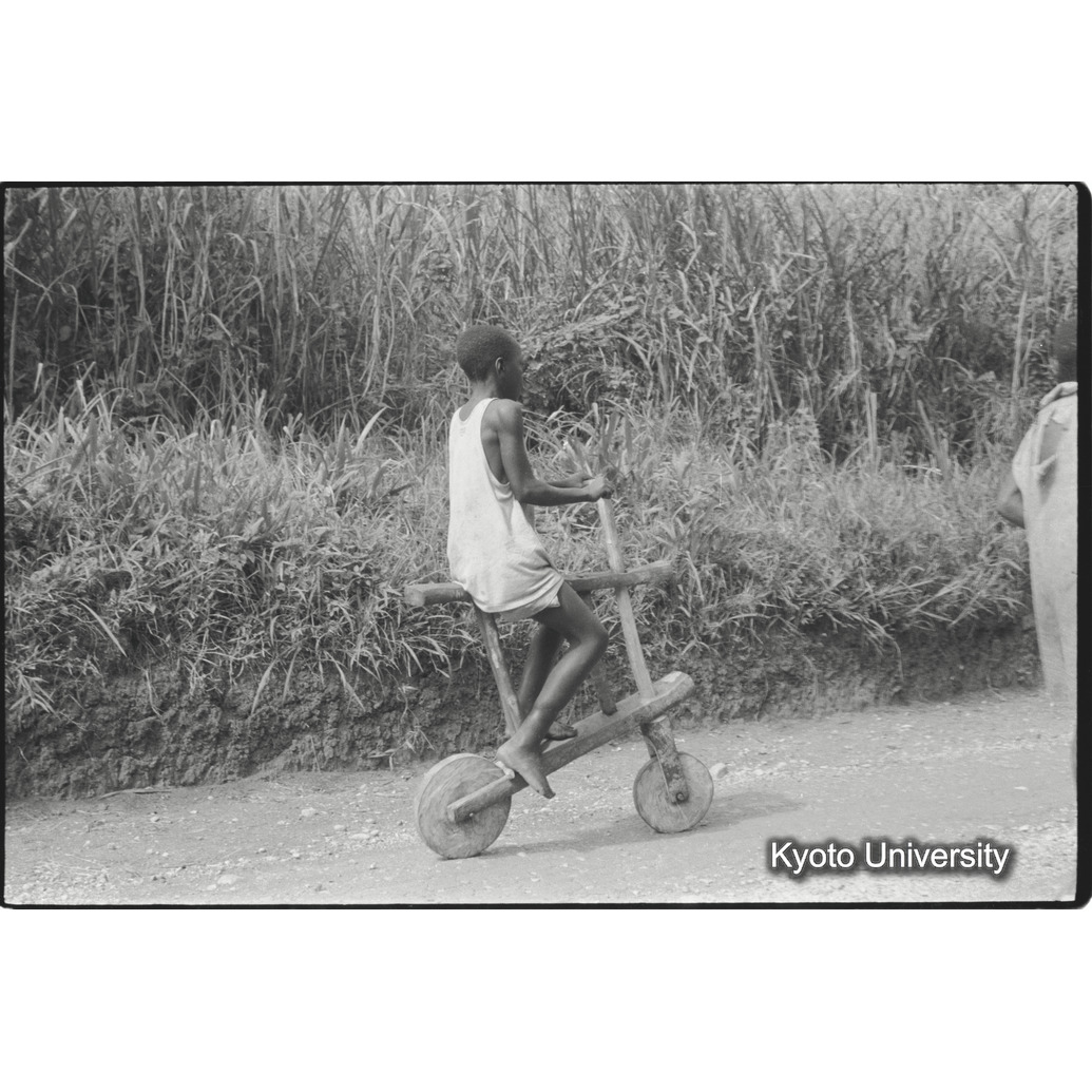 [４コマ目]「手製の自転車（２）」 (1)