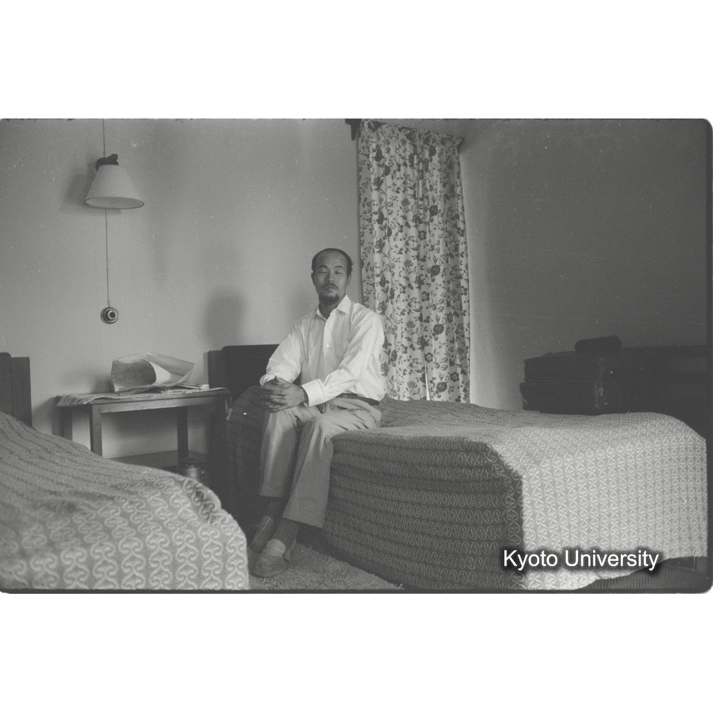 [５コマ目]「ホテルの部屋」 (1)